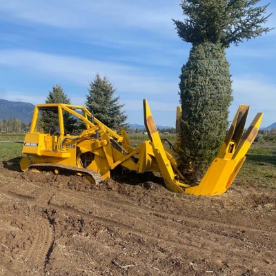 (TS0406) Dutchman 650i 4 Blade &amp; JD 655B Track Loader